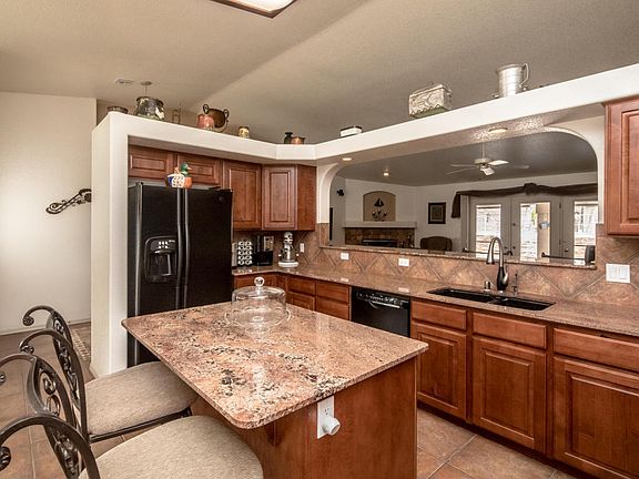 3rd image of 3551 Overland Dr