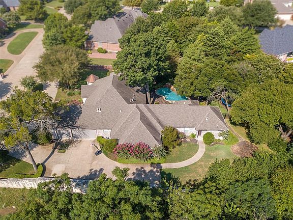 4th image of 111 Cumberland Dr