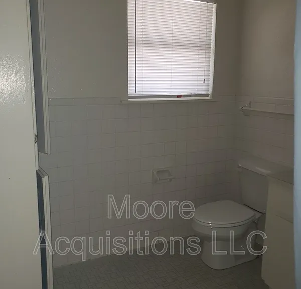1439 S Rusk St — Photo 13