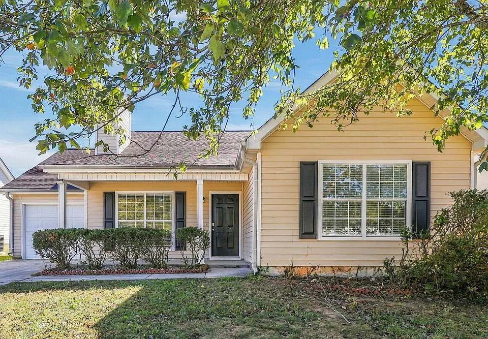 1077 Meadow Glen Cir