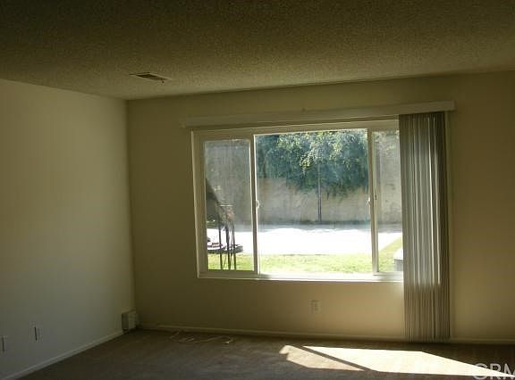 5th image of 9201 Bartley Ave