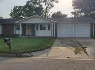 1129 N Sandplum Ln, Wichita, KS 67212