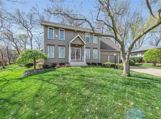 7605 W 114th Ter, Overland Park, KS 66210