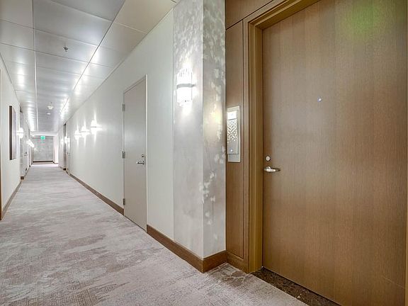 3rd image of 900 W Olympic Blvd Floor 31