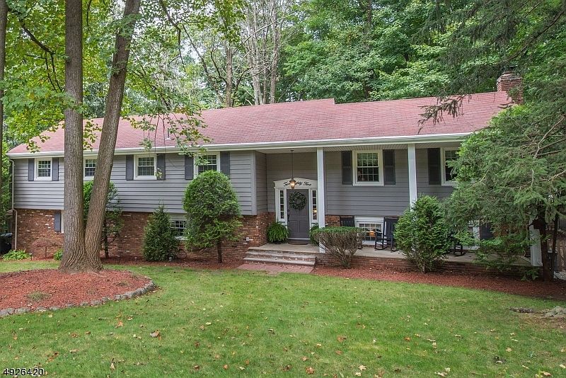 1st image of 285 Woodland Ave