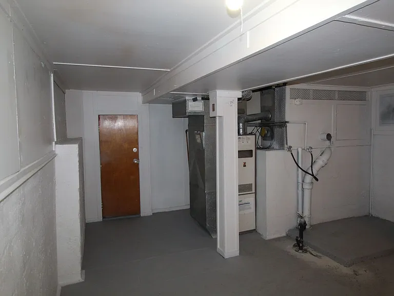 1204 E Bismark Ave — Photo 12