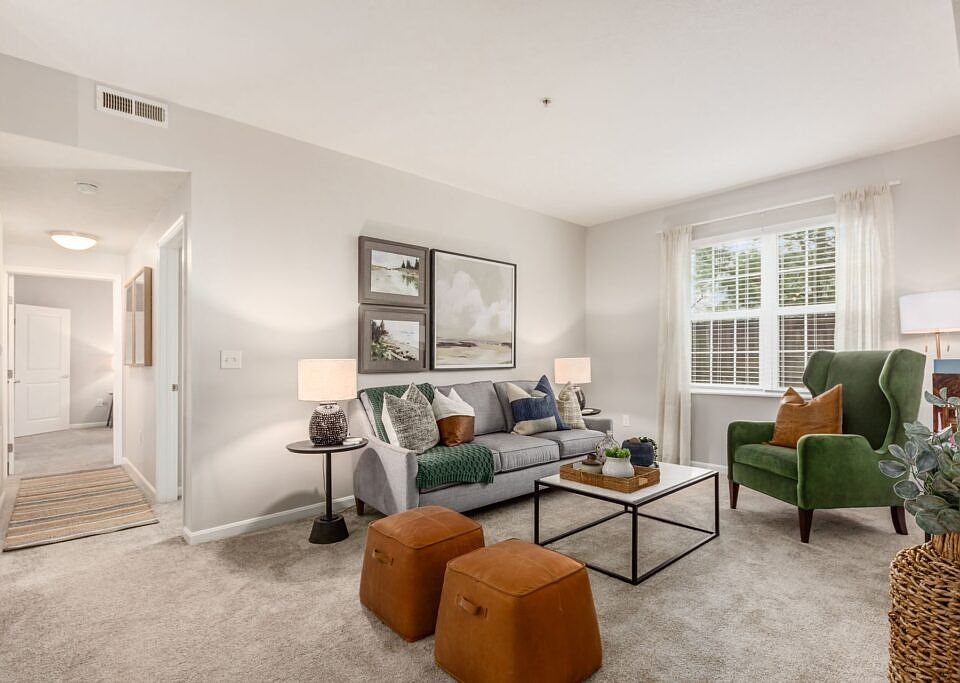 1st image of 411 Lazelle Rd APT 102