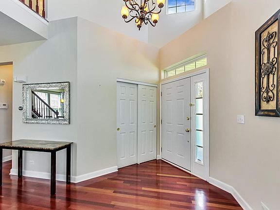 5th image of 2441 Sweetbriar Ln