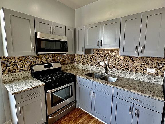 3rd image of 5518 S Wells St