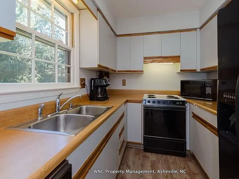 53 Tipperary Dr — Photo 4