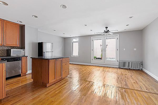 1st image of 59 E 4th St #3