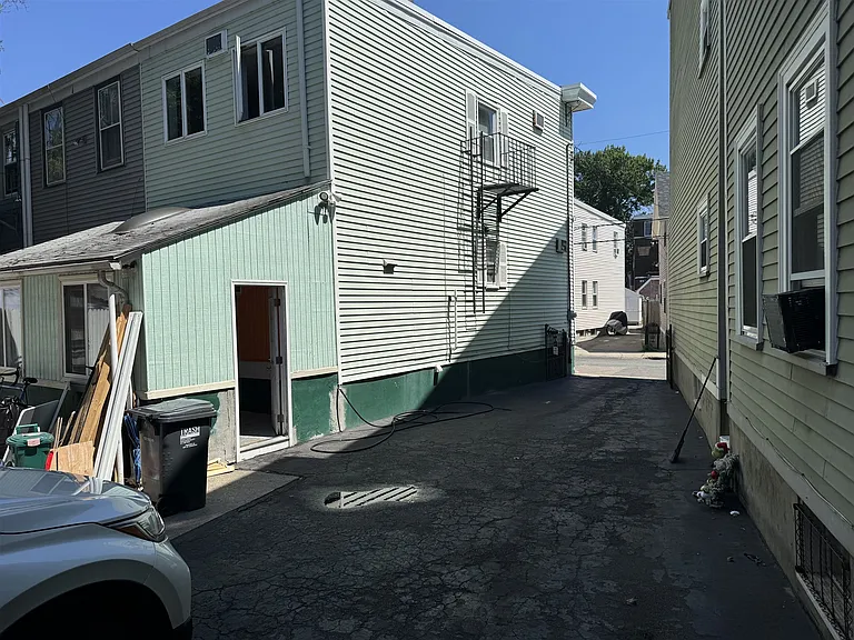 21 7th St — Photo 11