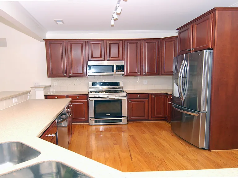 3611 Lion Ridge Ct — Photo 2