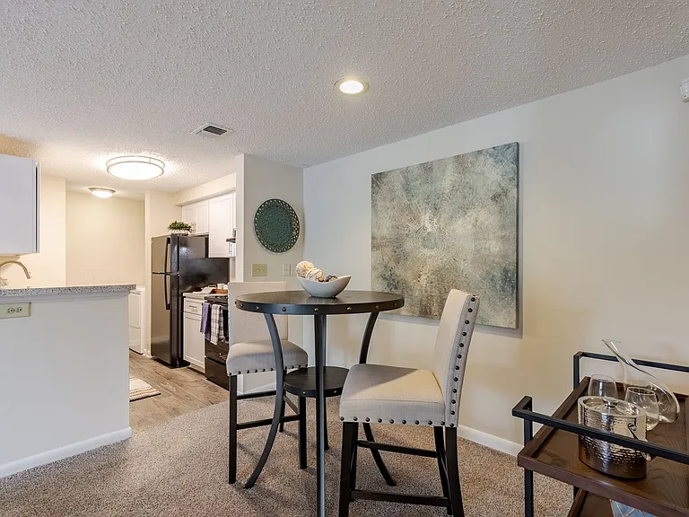 Kingscrest Apartments — Photo 13