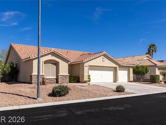 3rd image of 718 Tiffany Bend Ct