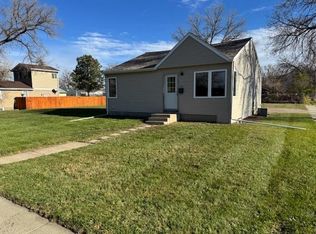 200 18th St NW, Minot, ND 58703
