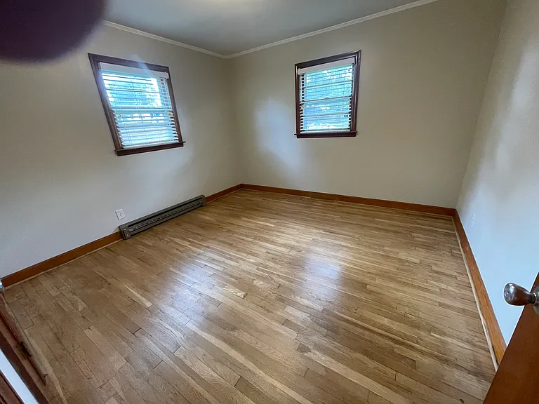 1716 Belmont St — Photo 2