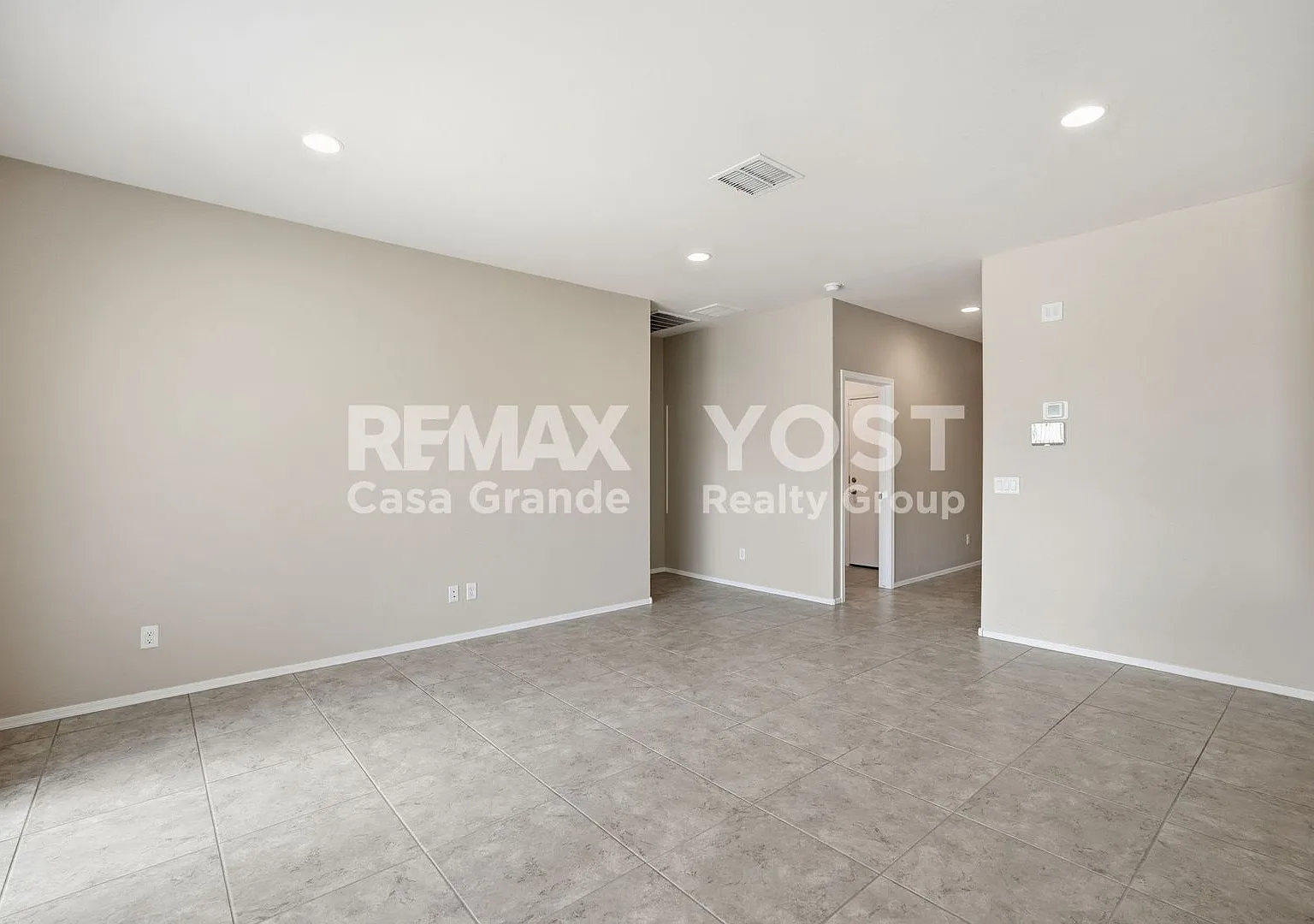 Beautiful Kitchen, Open Layout, and Room to Relax! — Photo 2