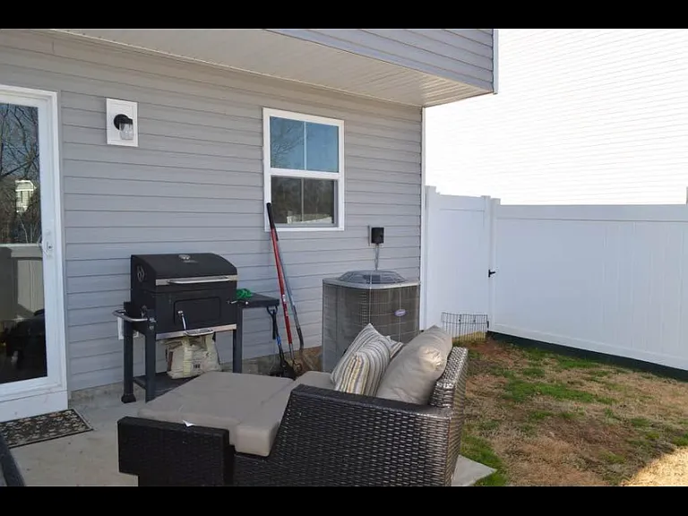 101 Forthside Way — Photo 10