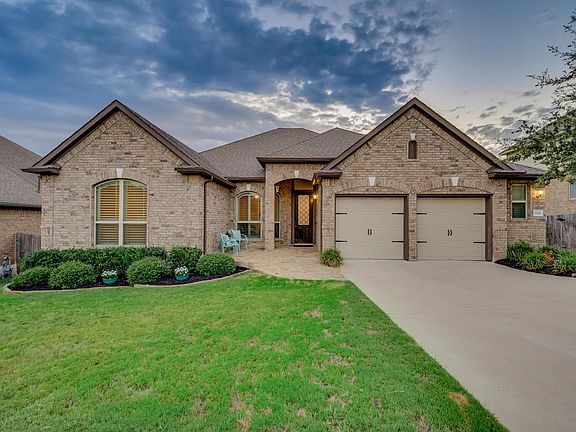 2nd image of 124 Rock Cliff Ct