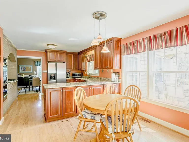114 Norwood Pl — Photo 7