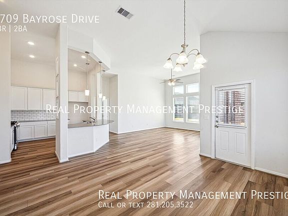 4th image of 2709 Bayrose Dr