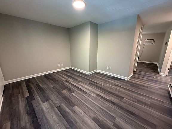 5th image of 101 E Hedgecock Ave #G