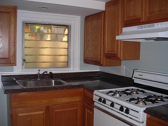2nd image of 426 10th Ave NE