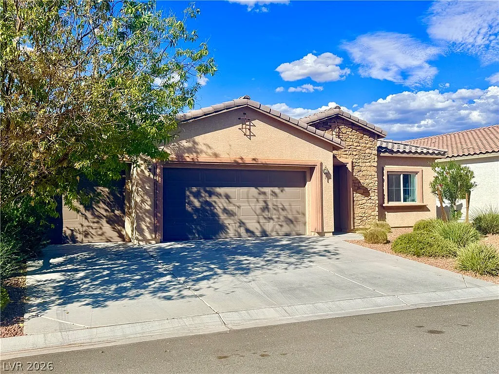 2 bed, 2.0 bath, 1533 sqft, $2,000 — Photo 2