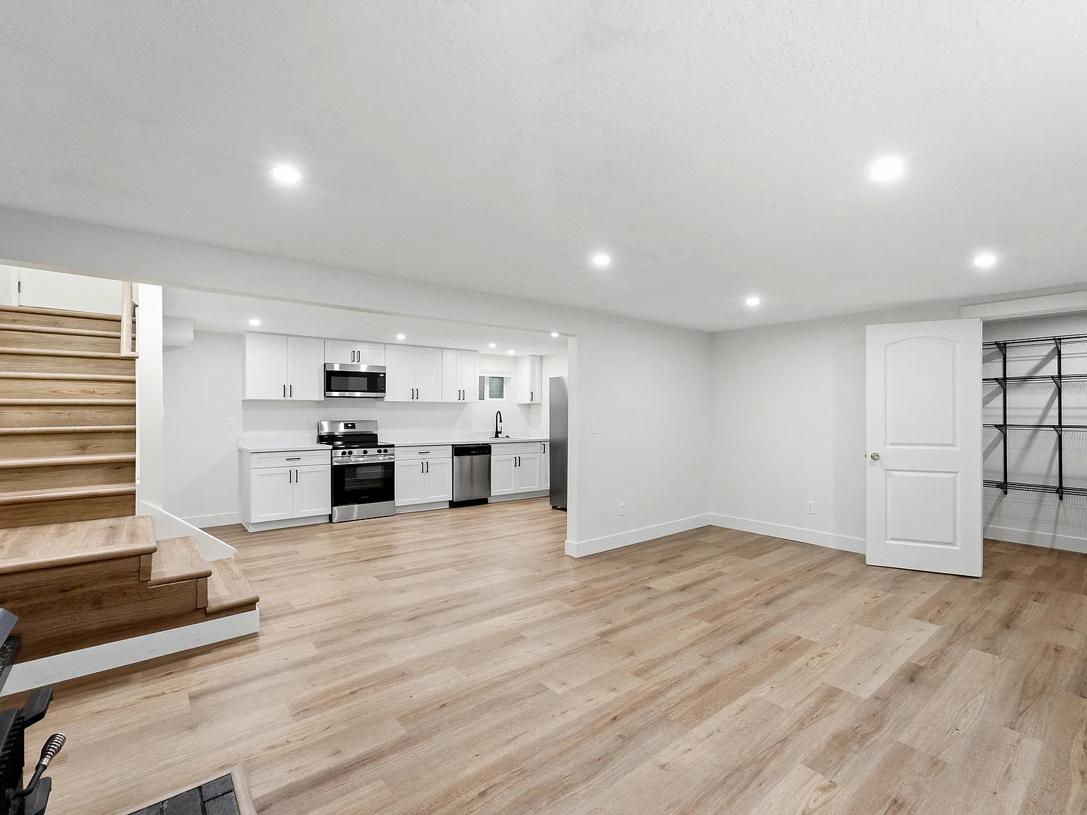 2 bed, 1200 sqft, $1,800 — Photo 4