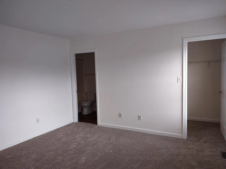 34 Chartwell Ct — Photo 18