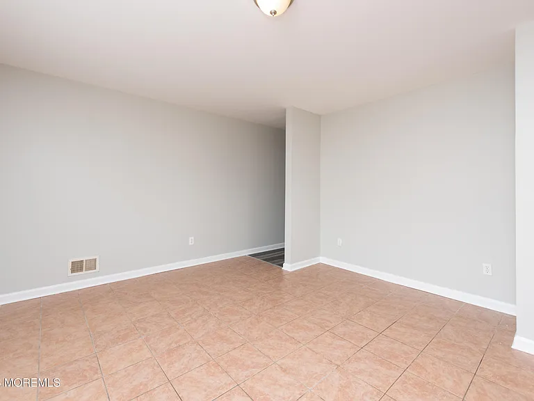41 Seabreeze Way — Photo 2