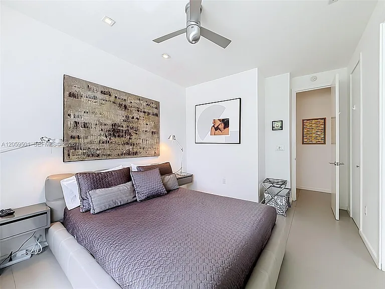 1460 Ocean Dr #404 — Photo 21