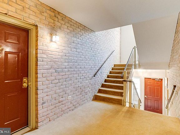 5th image of 2 Banyan Wood Ct APT 204