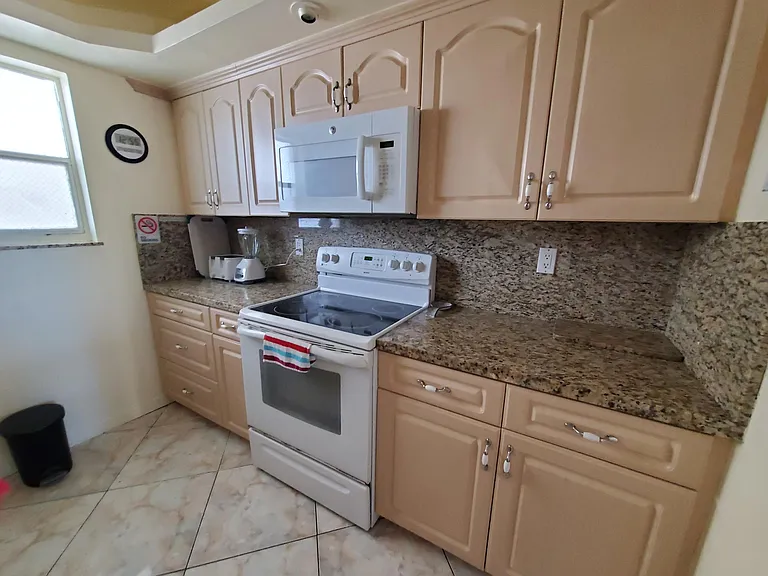 Kitchen right side