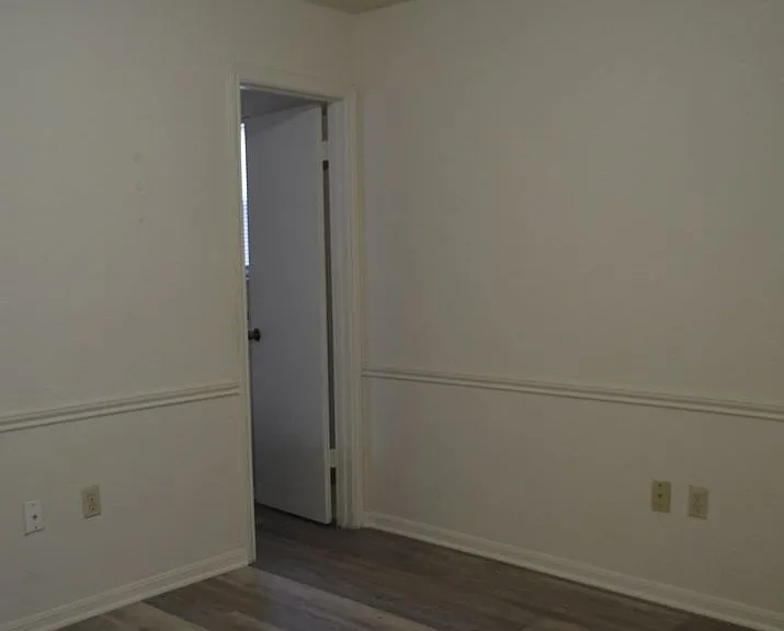 104 Spur Dr — Photo 13