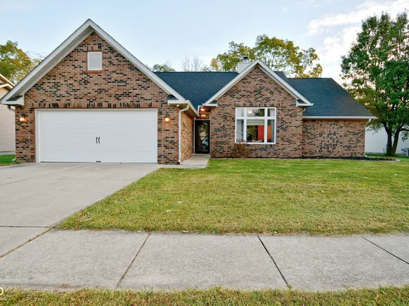 2 Woods Edge Blvd, Greencastle, IN 46135