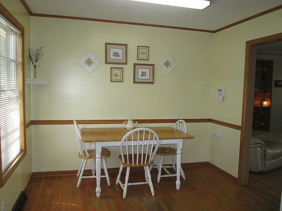 4th image of 901 S Harris Ave