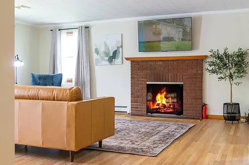 108 Spring St Photo 1