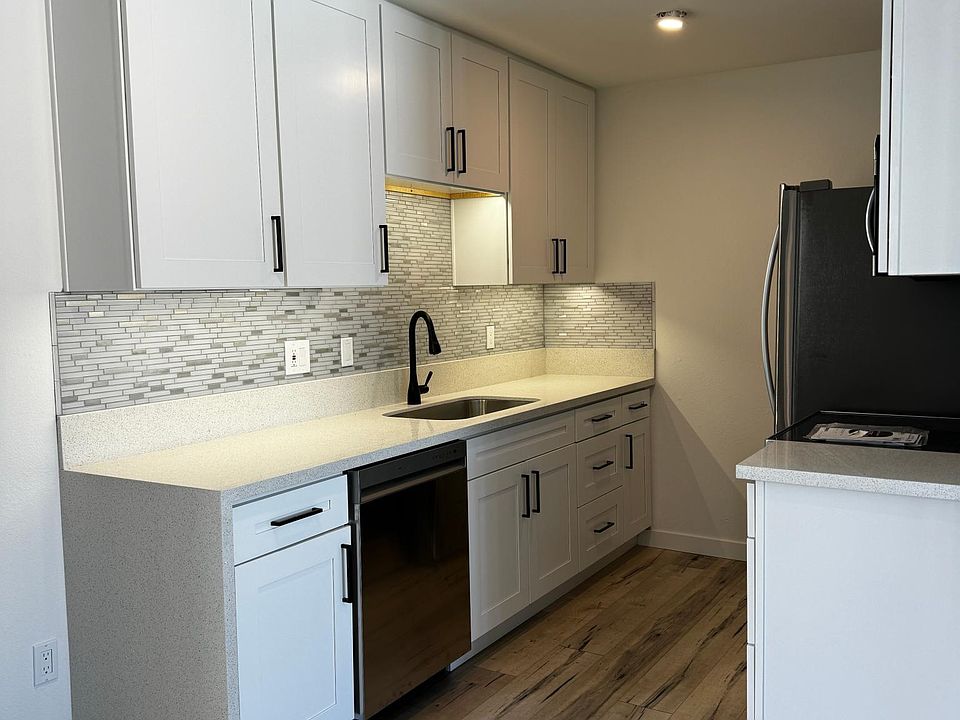 1st image of 1224 Windsor Rd APT B