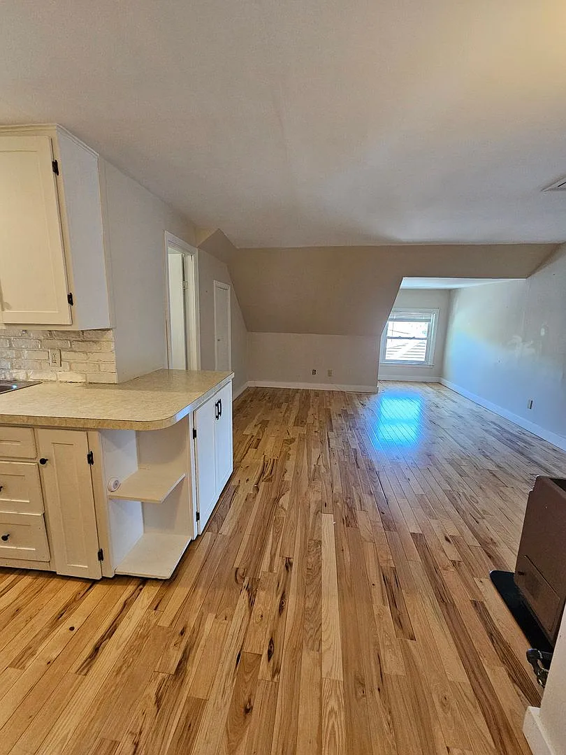 696 Hevey St — Photo 4