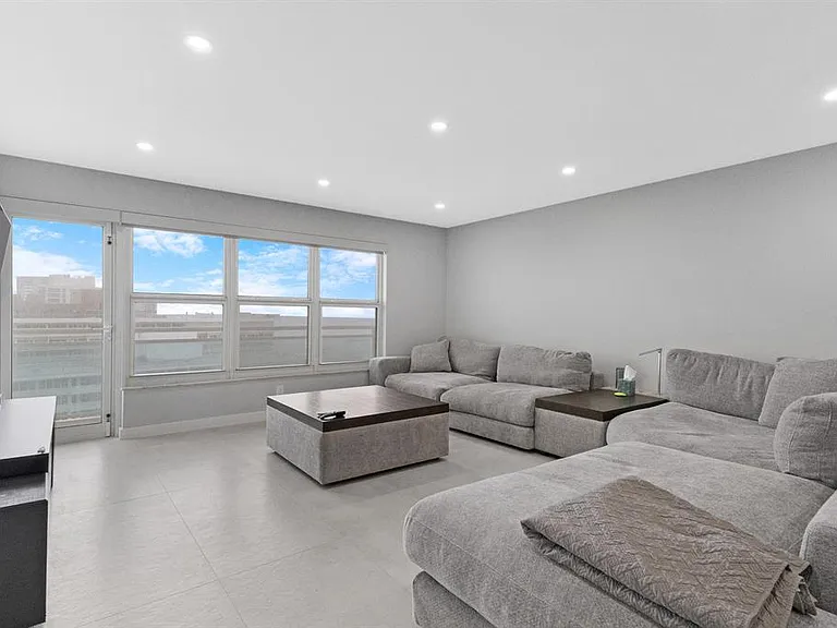 3900 Galt Ocean Dr #2114 — Photo 8