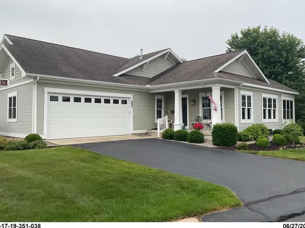 1715 S Trillium Cir, Zeeland, MI 49464
