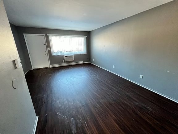 2nd image of 131 N Lincolnway #11214574