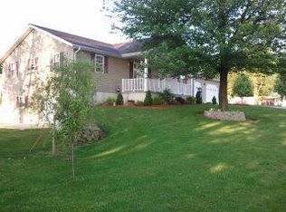 76 W Oak St, Montgomery, IN 47558