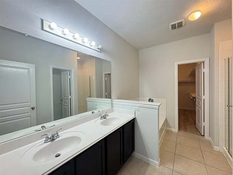 8107 Gran Villa Dr — Photo 23