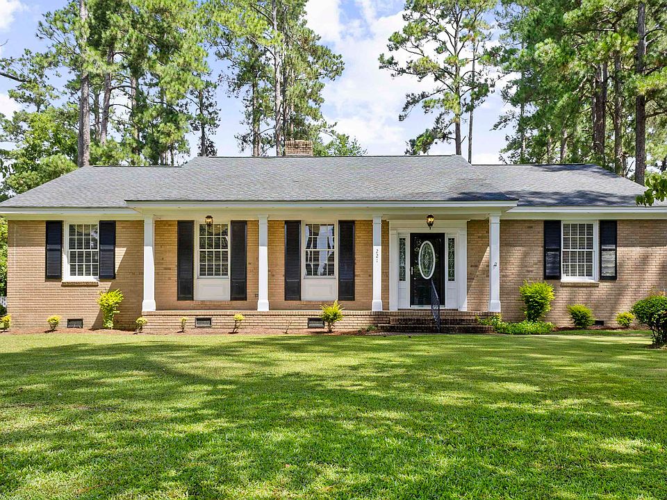1st image of 221 Azalea Dr.