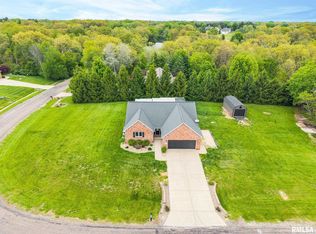 7216 S Ridgebrook Dr, Mapleton, IL 61547