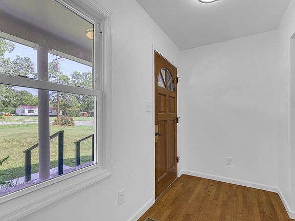 4th image of 371 Myers Rd