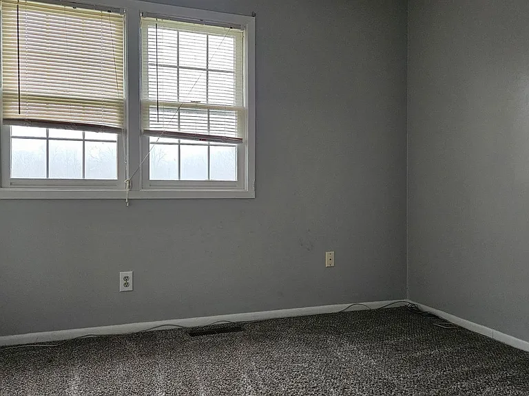 1252 Colonial Dr — Photo 13